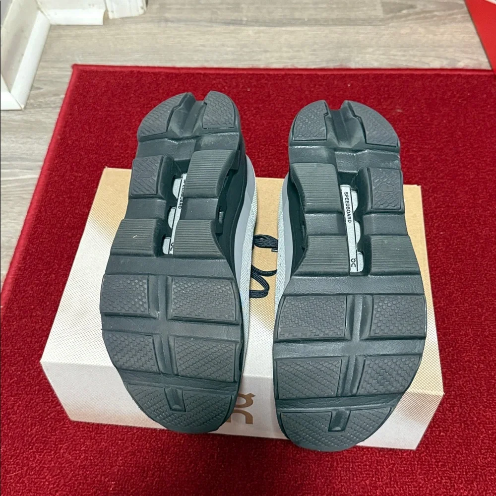 ON CloudTec Gray and Black Sneakers size 8.5 slightly worn in original box - Picture 4 of 6